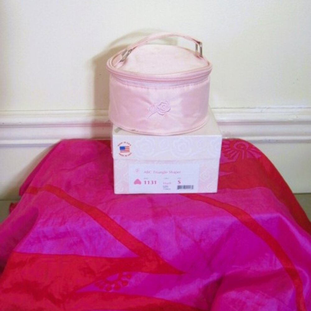 AMOENA~TRIANGLE SHAPER~Bra Size 36A~Style~1131~Size S~Blush~New With Box